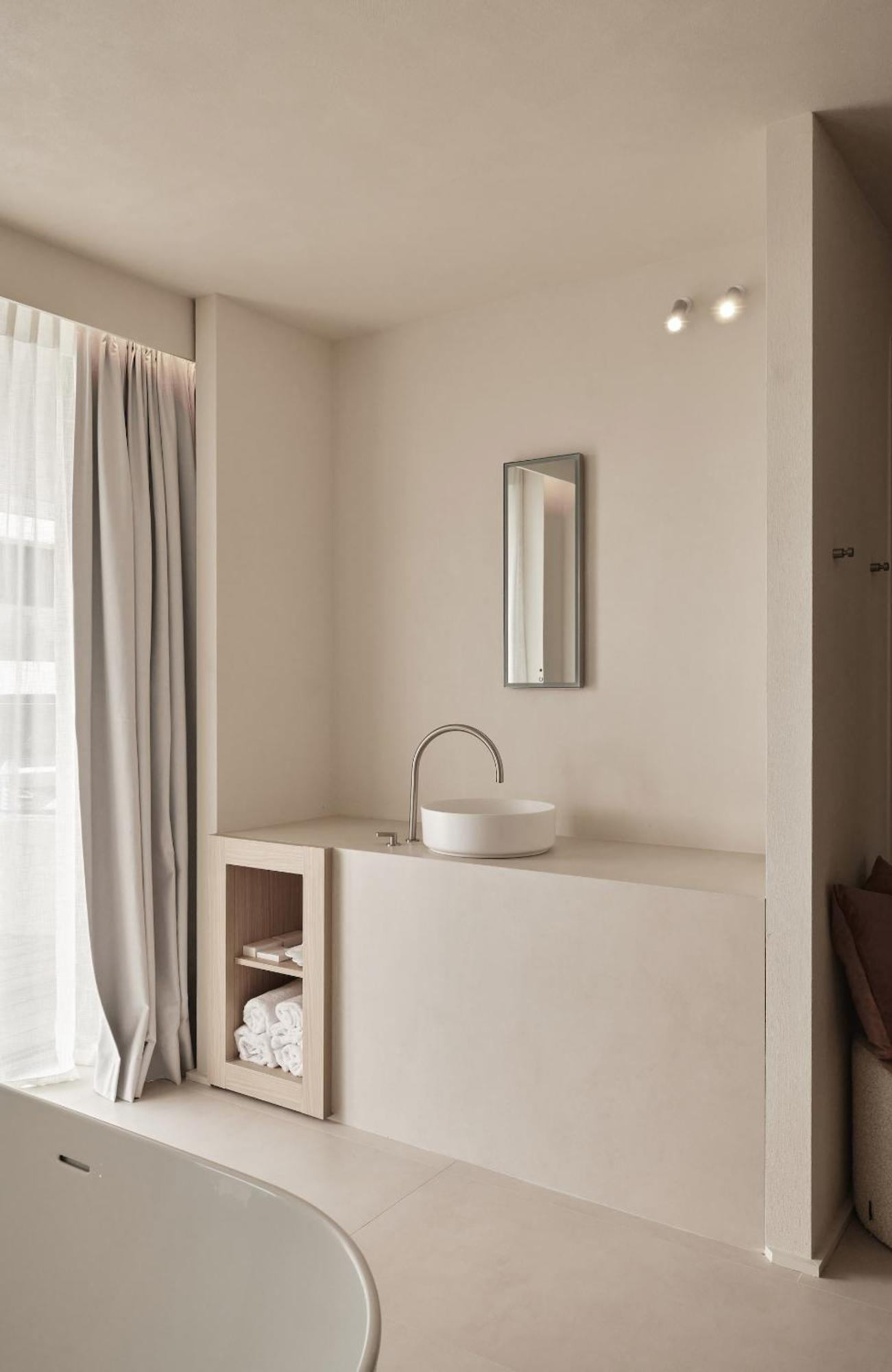 Enso District Hotel Кноке-Хайст Екстериор снимка