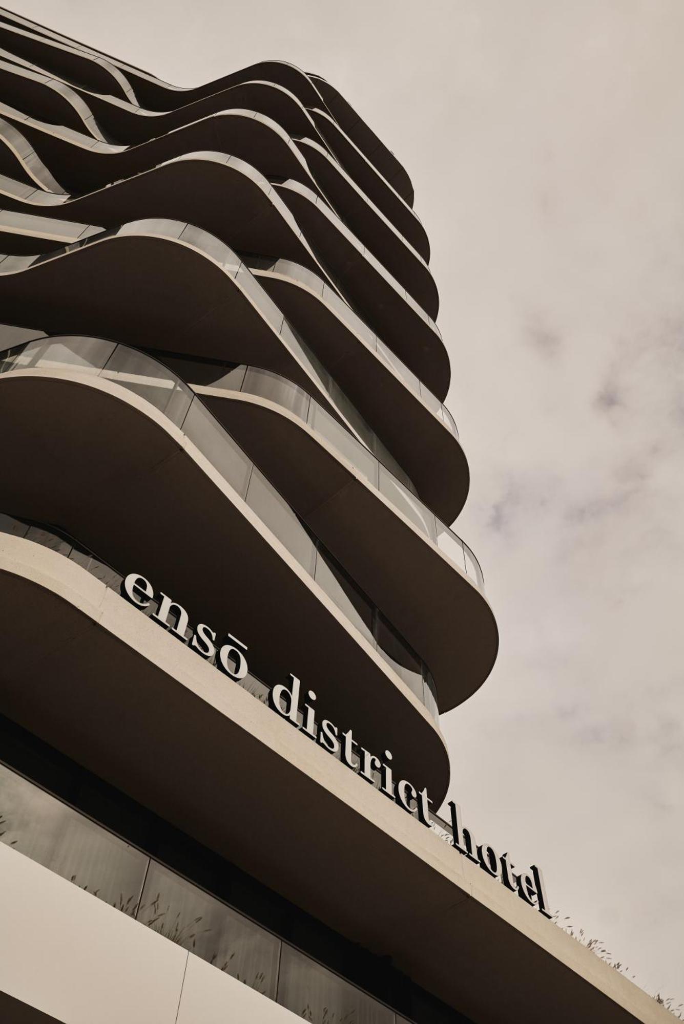 Enso District Hotel Кноке-Хайст Екстериор снимка